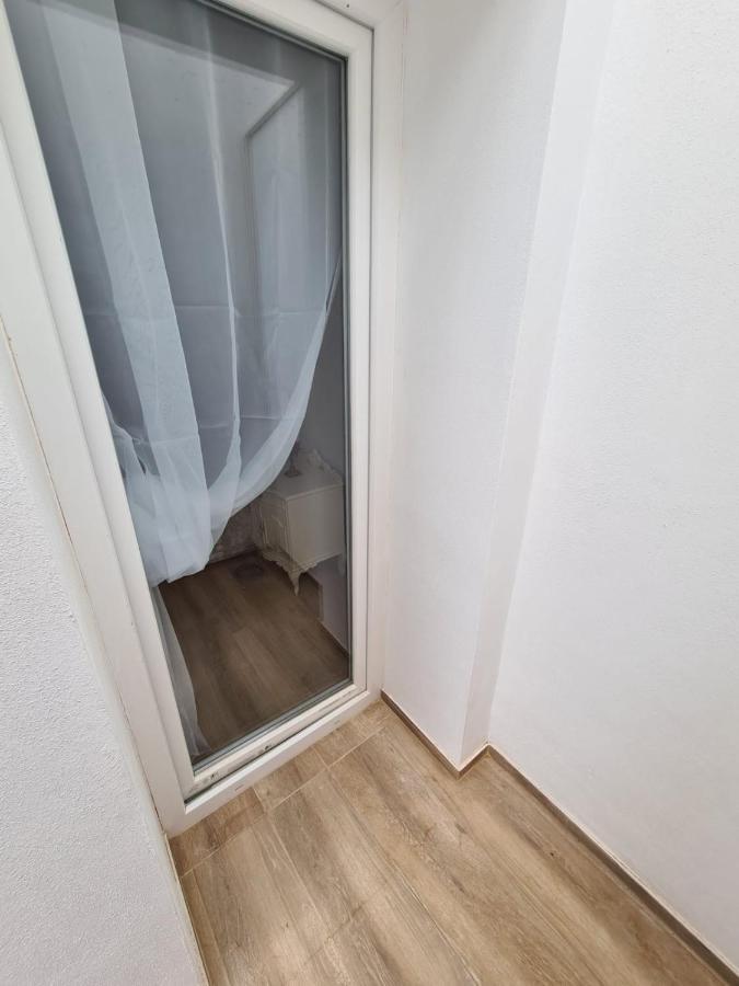Retro 1 Bedroom Apartment Чайофа Экстерьер фото