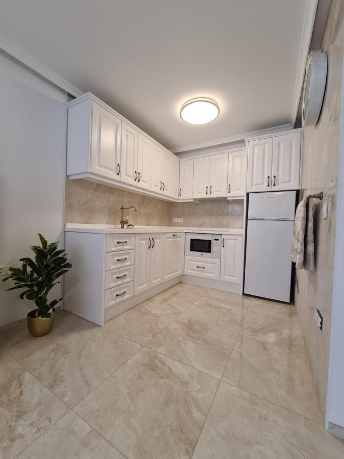 Retro 1 Bedroom Apartment Чайофа Экстерьер фото